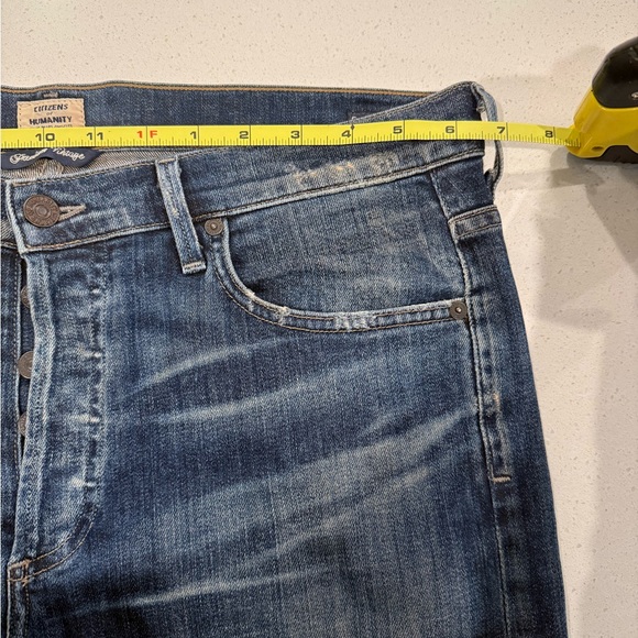 CITIZENS OF HUMANITY: COREY SLOUCHY SLIM COLOR: BLUE DISTRESSED SIZE: 28 - Picture 8 of 9
